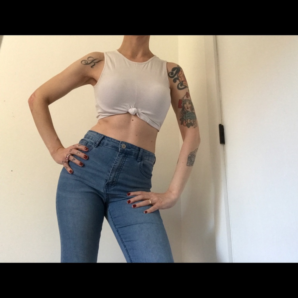 Forever 21 White Middle Knot Crop Top